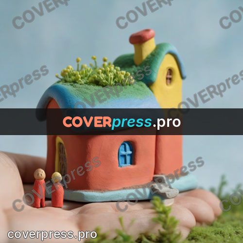 Clay figurine: cottage with a coloured roof