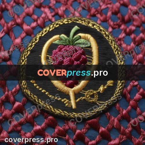 Embroidery design: red berry with leaves