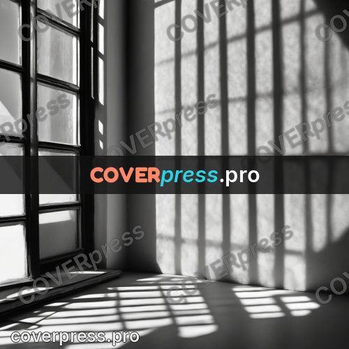 Black and white photo: window and shadows on the floor