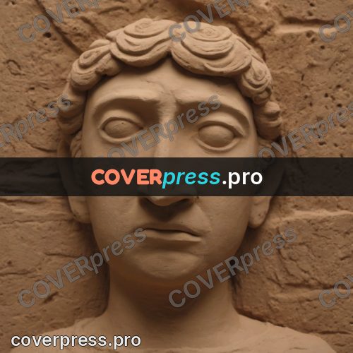 Stop motion character: statue head in a clay wall