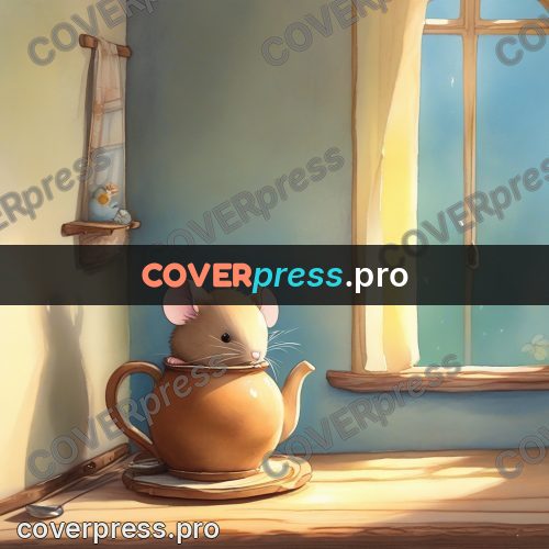 Fairy tale drawing: mouse with a clay jug
